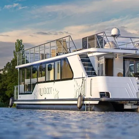 Dein Schwimmendes Luxboot In