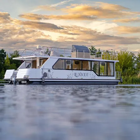 Dein Schwimmendes Luxboot In Templin