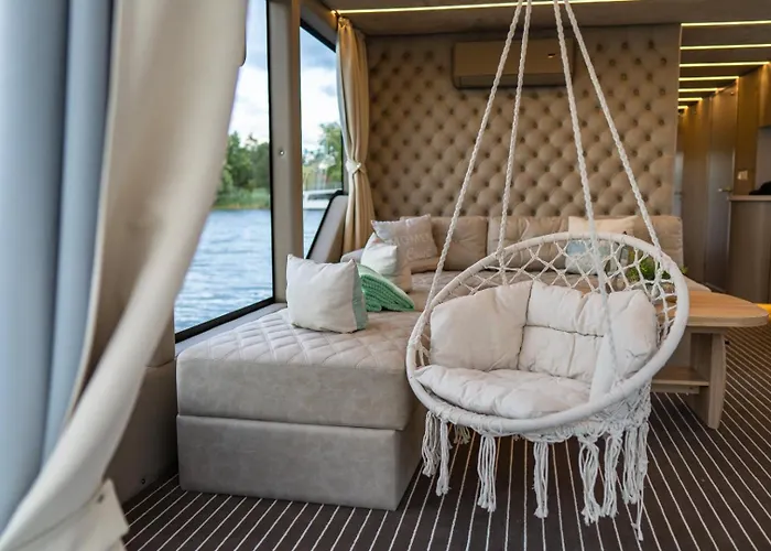 بوتيل Dein Schwimmendes Luxboot In تيمبلين